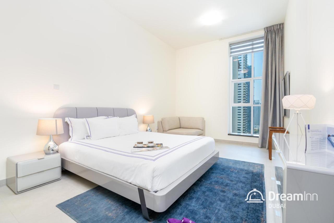 Dream Inn Apartments - Marina Arcade Tower Дубай Екстериор снимка