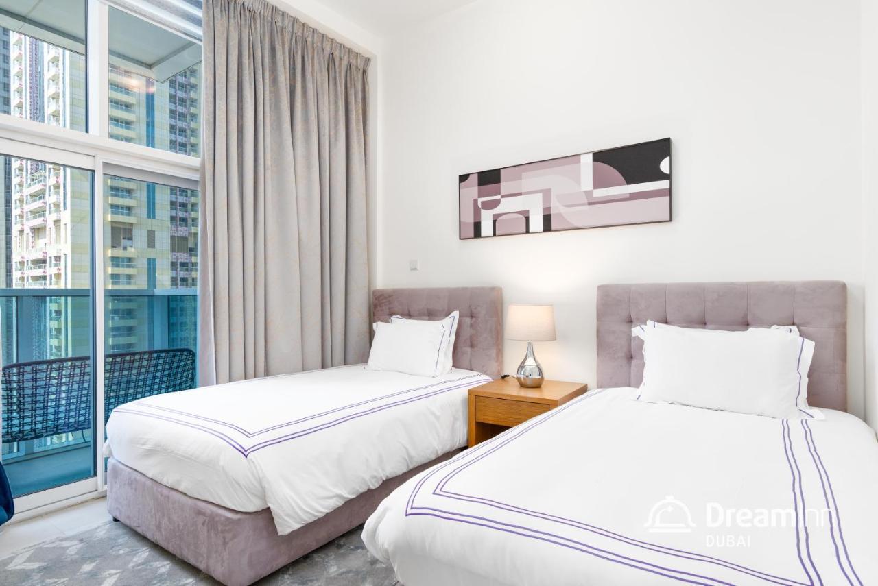 Dream Inn Apartments - Marina Arcade Tower Дубай Екстериор снимка