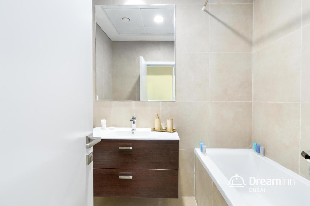 Dream Inn Apartments - Marina Arcade Tower Дубай Екстериор снимка
