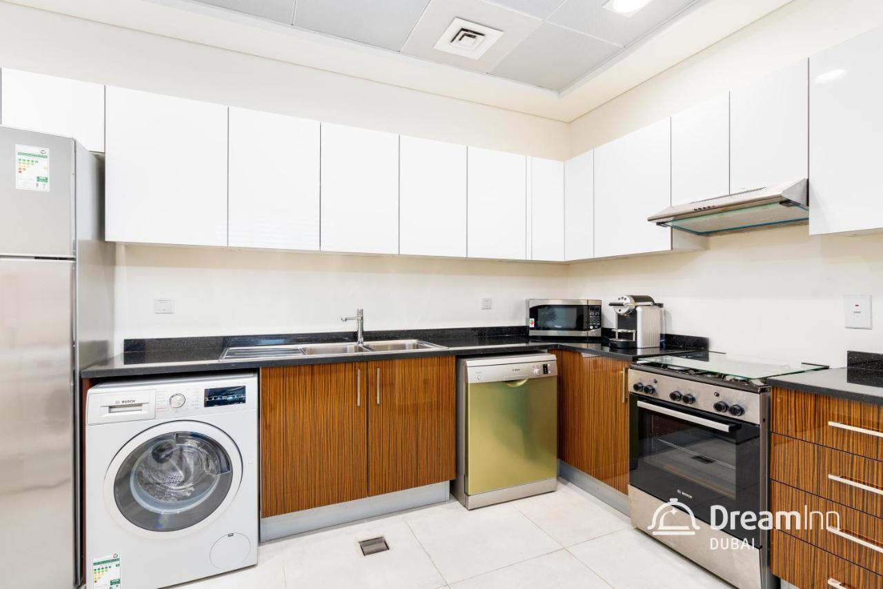 Dream Inn Apartments - Marina Arcade Tower Дубай Екстериор снимка