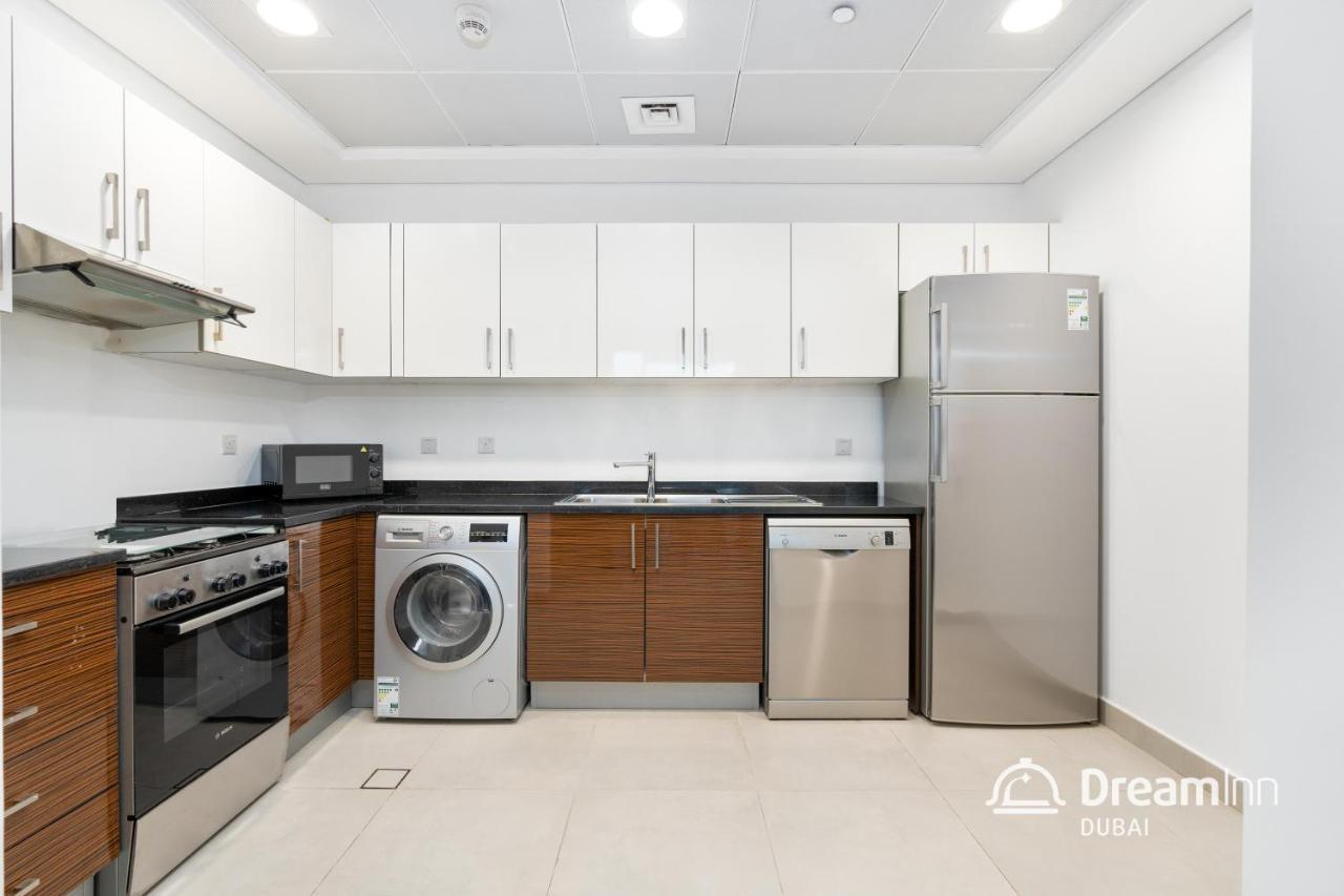 Dream Inn Apartments - Marina Arcade Tower Дубай Екстериор снимка