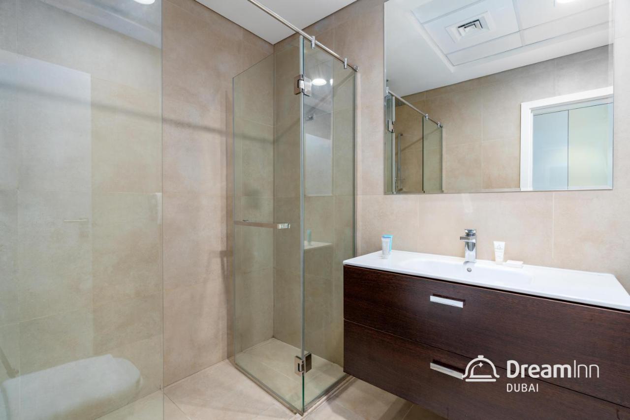 Dream Inn Apartments - Marina Arcade Tower Дубай Екстериор снимка