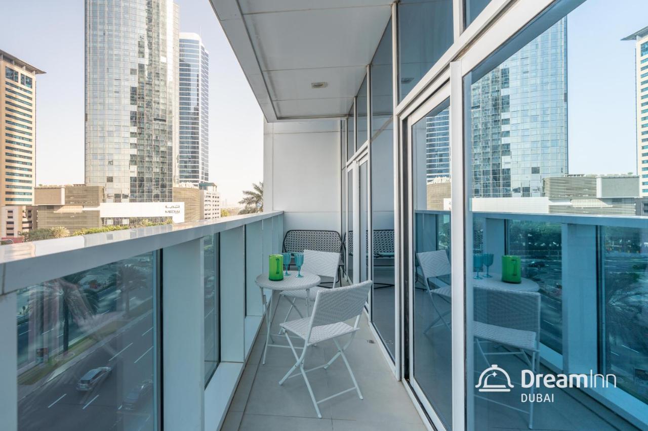 Dream Inn Apartments - Marina Arcade Tower Дубай Екстериор снимка