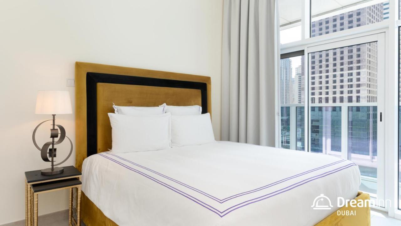 Dream Inn Apartments - Marina Arcade Tower Дубай Екстериор снимка