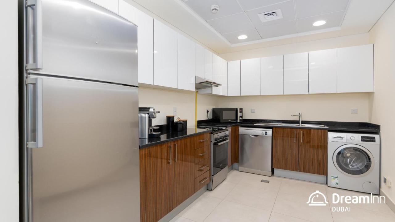 Dream Inn Apartments - Marina Arcade Tower Дубай Екстериор снимка