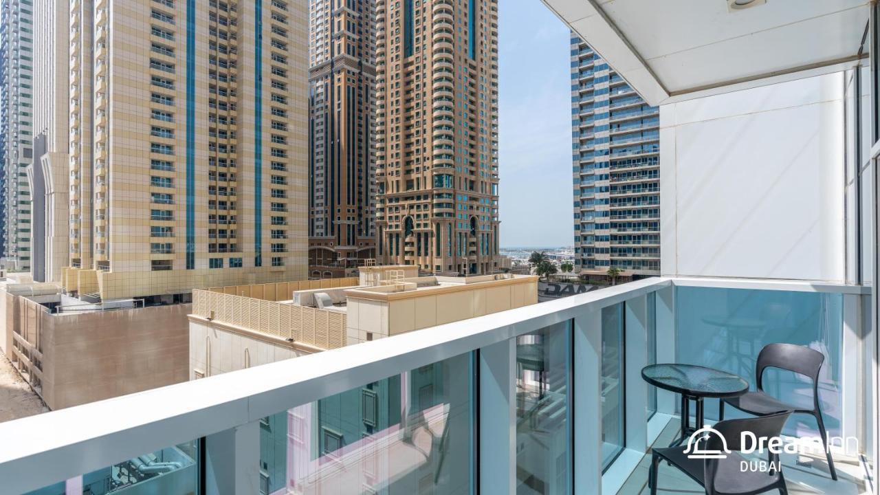 Dream Inn Apartments - Marina Arcade Tower Дубай Екстериор снимка