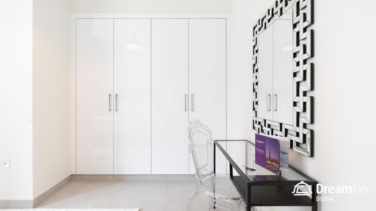 Dream Inn Apartments - Marina Arcade Tower Дубай Екстериор снимка
