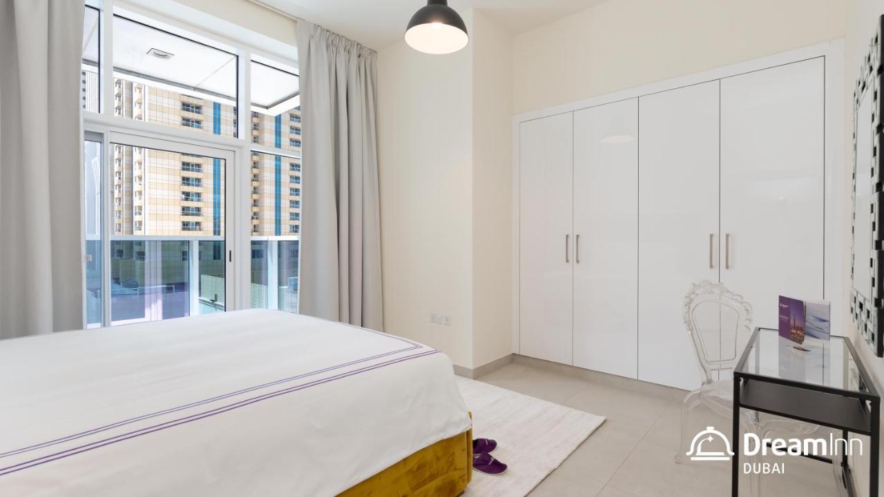 Dream Inn Apartments - Marina Arcade Tower Дубай Екстериор снимка