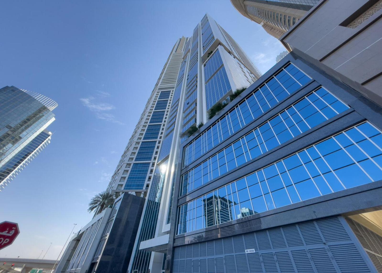 Dream Inn Apartments - Marina Arcade Tower Дубай Екстериор снимка